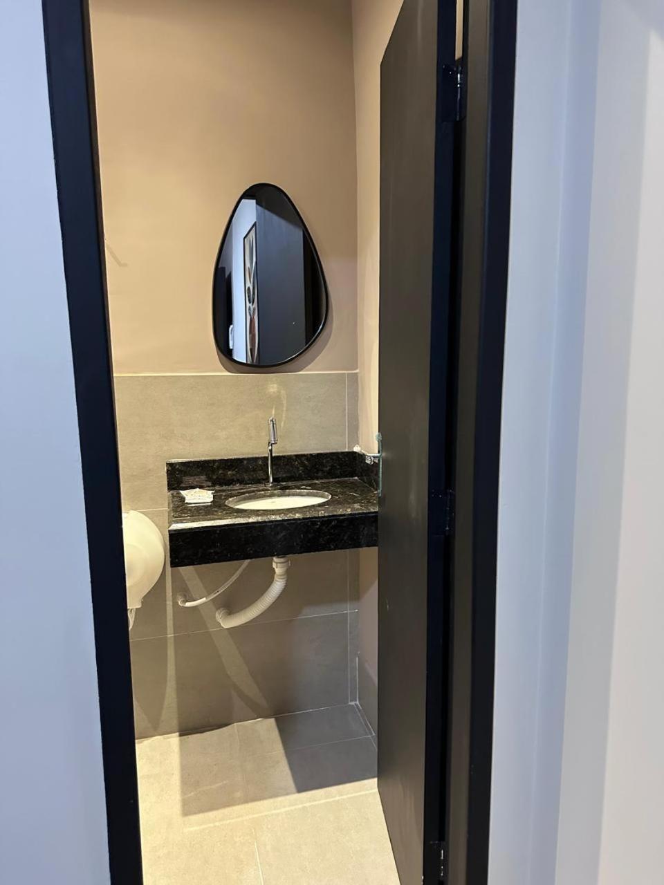 Otto Hotel غوفيرنادور فالاداريس المظهر الخارجي الصورة